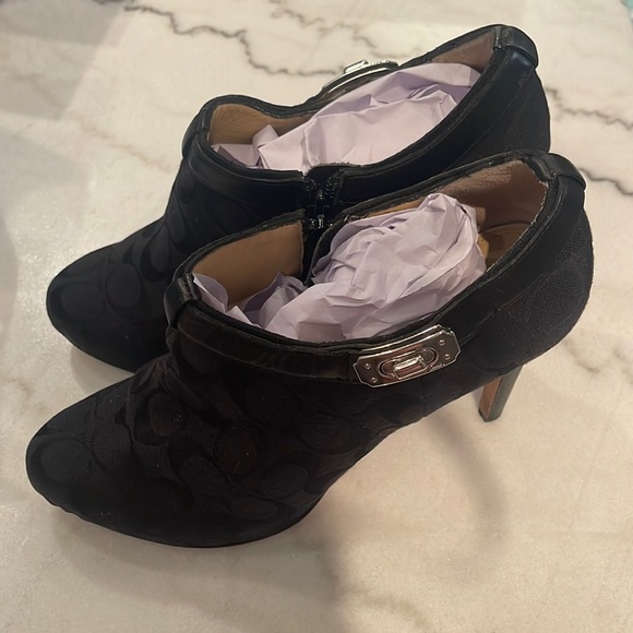 COACH Black Jacquard and Leather Delilah Booties SIZE 10M - Picture 2 of 5